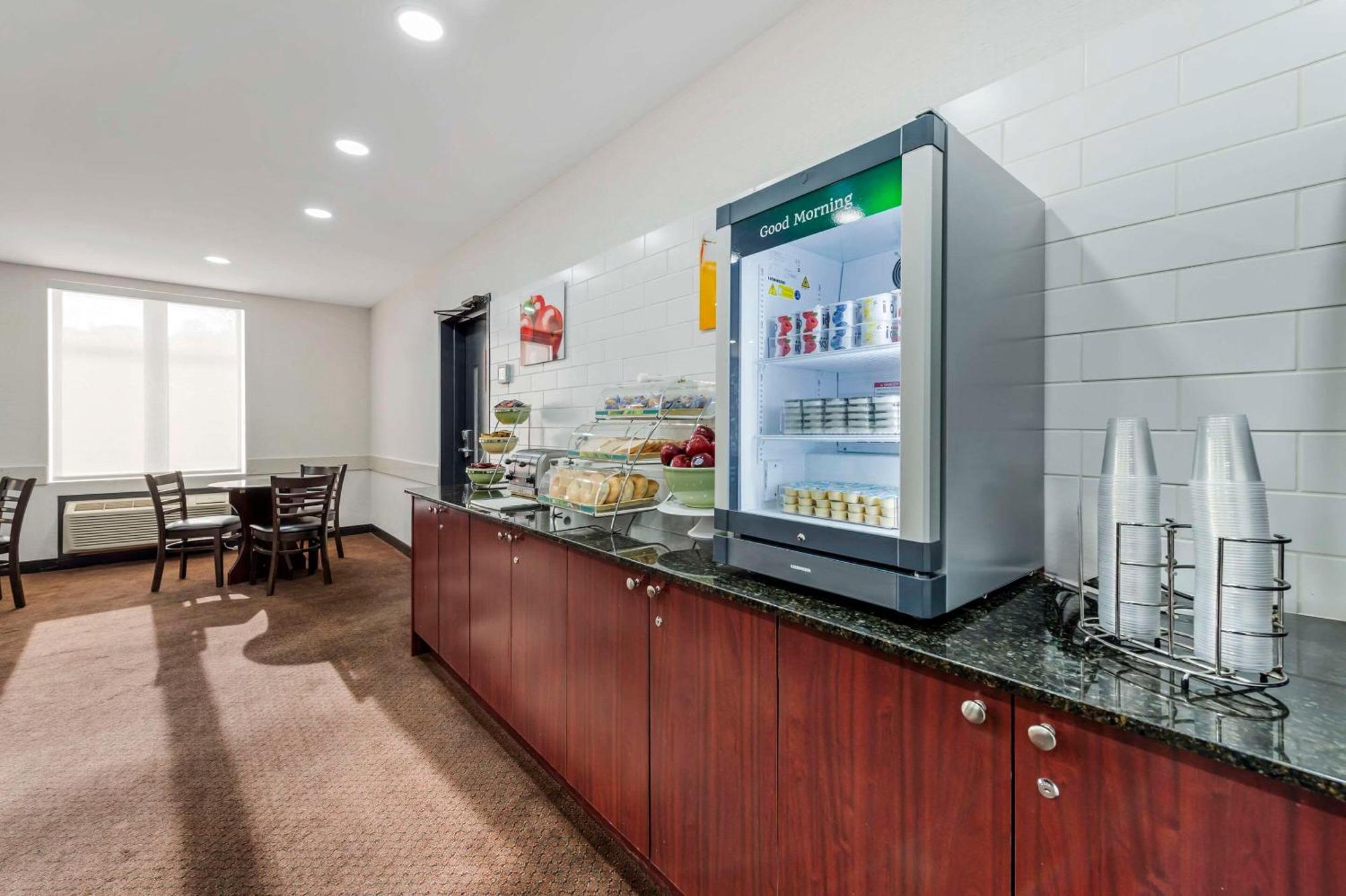 Quality Inn Ottawa Exterior photo