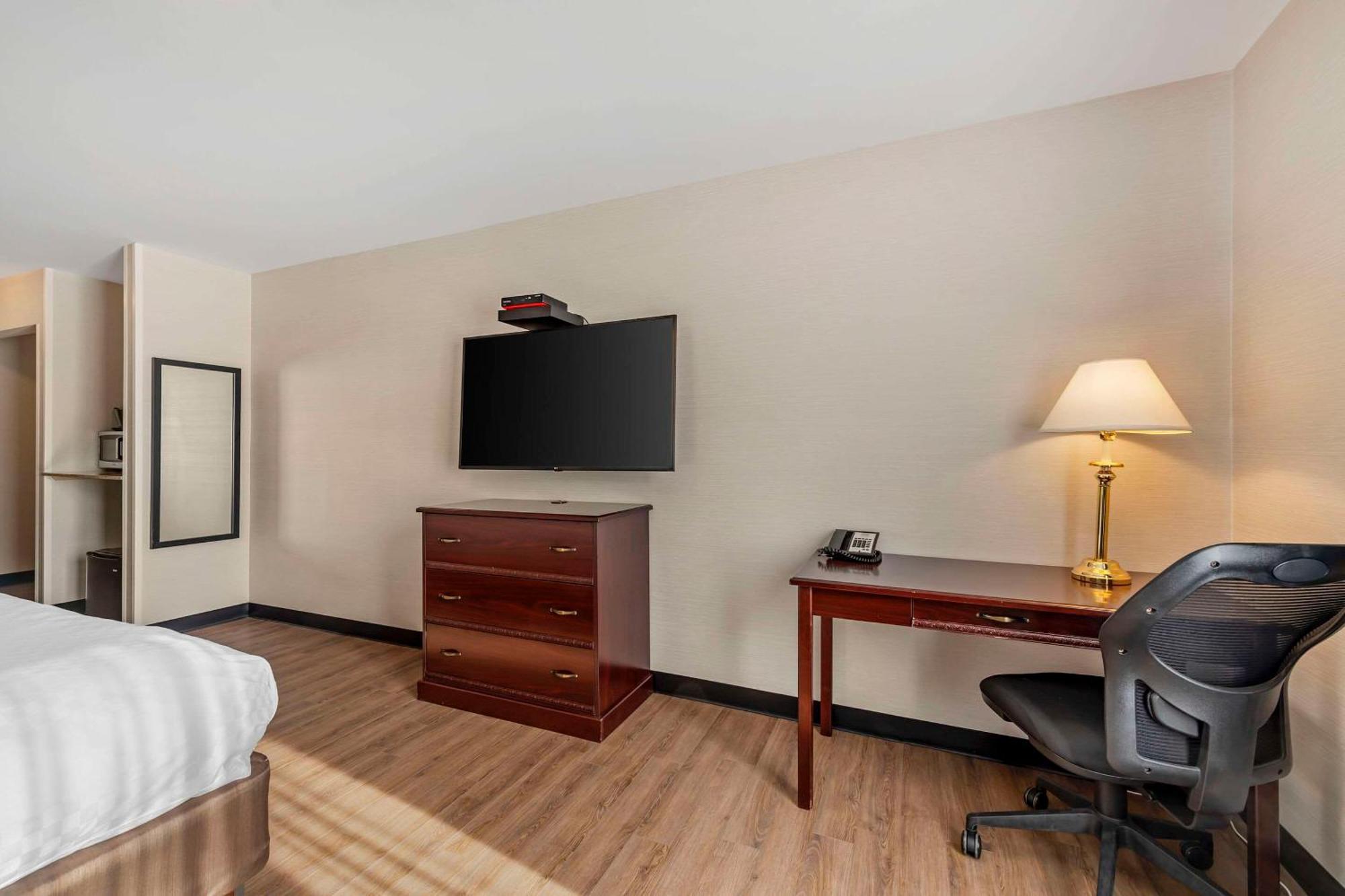 Quality Inn Ottawa Exterior photo